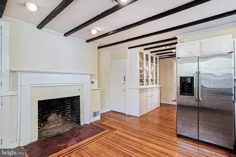 Entry Way - 109 E Montgomery St, Baltimore, MD 21230 photo 3 of 3