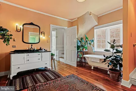 Bath - 109 E Montgomery St, Baltimore, MD 21230 photo 3 of 3