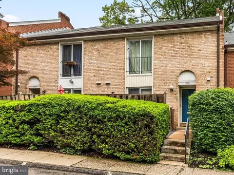 1916 Greenhaven Dr, Baltimore, MD 21209