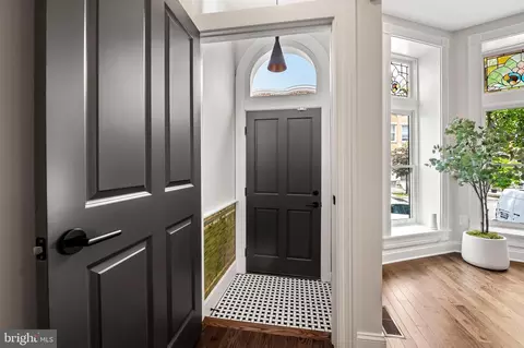 Entry Way - 417 E 22nd St, Baltimore, MD 21218 photo 1 of 8
