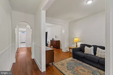Entry Way - 606 W 33rd St, Baltimore, MD 21211 photo 1 of 2