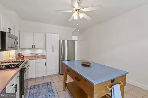 Kitchen - 606 W 33rd St, Baltimore, MD 21211 photo 1 of 3