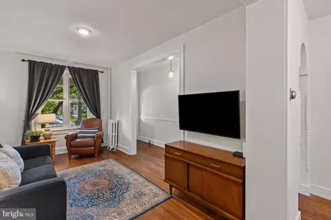 Living - 606 W 33rd St, Baltimore, MD 21211 photo 1 of 1
