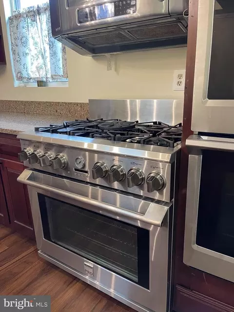 Kitchen - 5622 Pilgrim Rd, Baltimore, MD 21214 photo 8 of 8