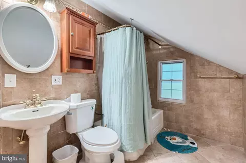 Bath - 5622 Pilgrim Rd, Baltimore, MD 21214 photo 2 of 2