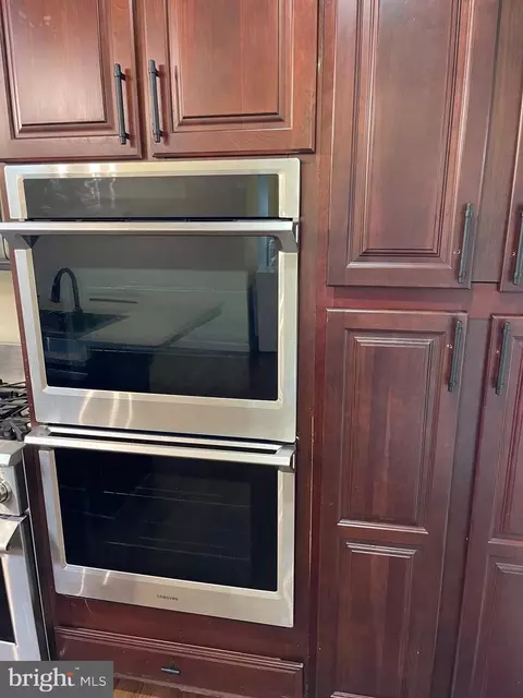 Kitchen - 5622 Pilgrim Rd, Baltimore, MD 21214 photo 7 of 8