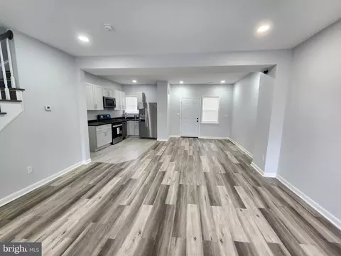 Living - 29 Talbott St, Baltimore, MD 21225 photo 1 of 5