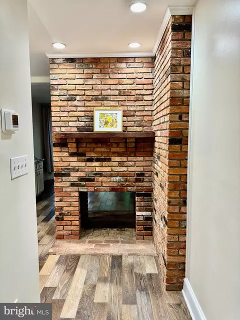 Entry Way - 739 Mchenry St, Baltimore, MD 21230 photo 2 of 5