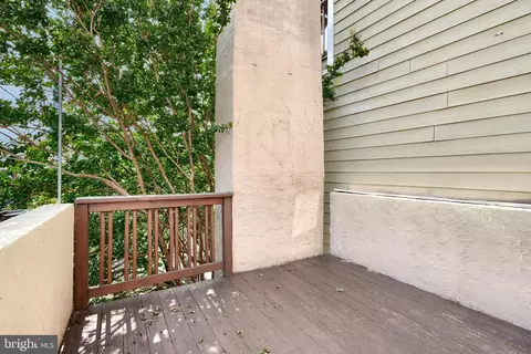 Exterior - 1142 Riverside Ave, Baltimore, MD 21230 photo 8 of 9