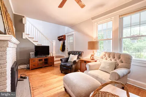 6200 Yorkshire Dr, Baltimore, MD 21212 photo 2