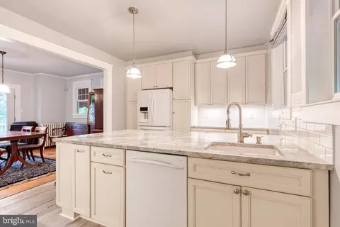 6200 Yorkshire Dr, Baltimore, MD 21212 photo 8