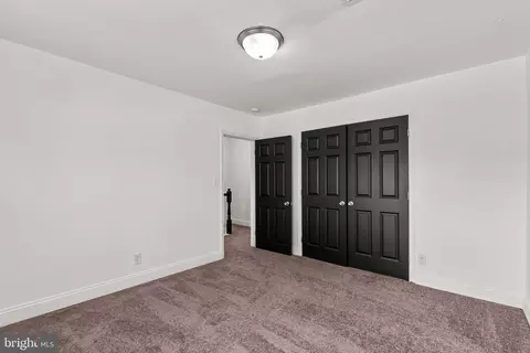 Entry Way - 2031 E Belvedere Ave, Baltimore, MD 21239 photo 4 of 5