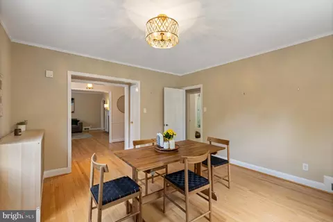 Dining - 130 Homeland Ave, Baltimore, MD 21212 photo 1 of 2