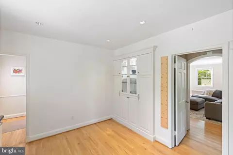 Entry Way - 130 Homeland Ave, Baltimore, MD 21212 photo 3 of 3