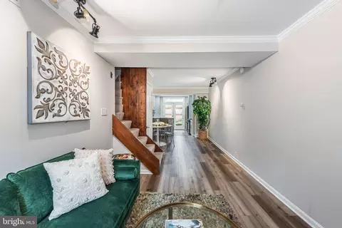 Entry Way - 37 E Wheeling St, Baltimore, MD 21230 photo 3 of 7