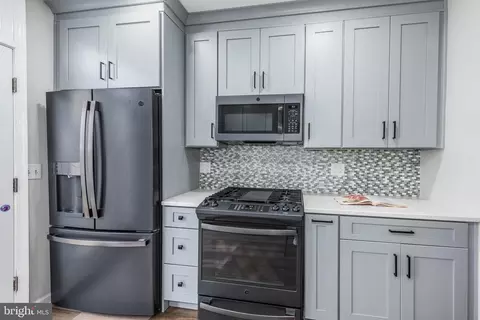 Kitchen - 37 E Wheeling St, Baltimore, MD 21230 photo 2 of 3