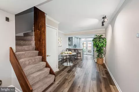 Entry Way - 37 E Wheeling St, Baltimore, MD 21230 photo 6 of 7
