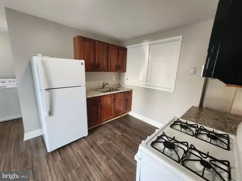 Entry Way - 1000 E Preston St, Baltimore, MD 21202 photo 1 of 12