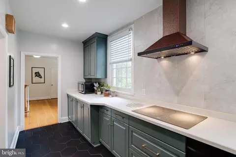 Kitchen - 101 E Highfield Rd, Baltimore, MD 21218 photo 3 of 7