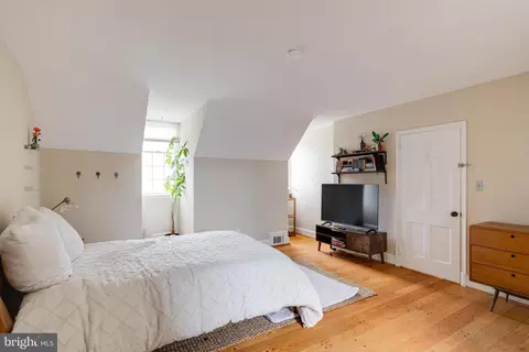Bedroom - 101 E Highfield Rd, Baltimore, MD 21218 photo 12 of 14