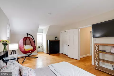 Bedroom - 101 E Highfield Rd, Baltimore, MD 21218 photo 8 of 14