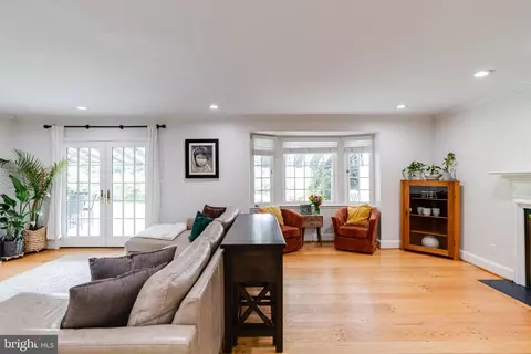 Living - 101 E Highfield Rd, Baltimore, MD 21218 photo 1 of 3