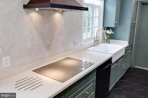 Kitchen - 101 E Highfield Rd, Baltimore, MD 21218 photo 2 of 7
