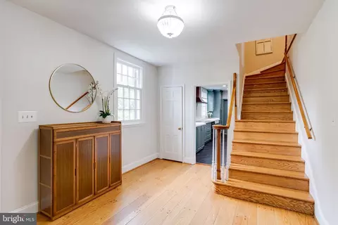 Entry Way - 101 E Highfield Rd, Baltimore, MD 21218 photo 2 of 4