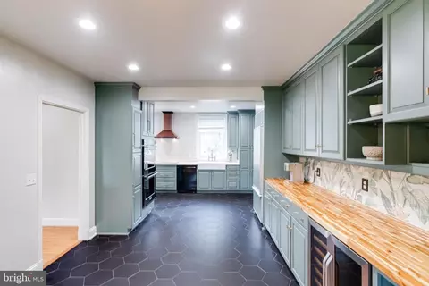 Kitchen - 101 E Highfield Rd, Baltimore, MD 21218 photo 6 of 7