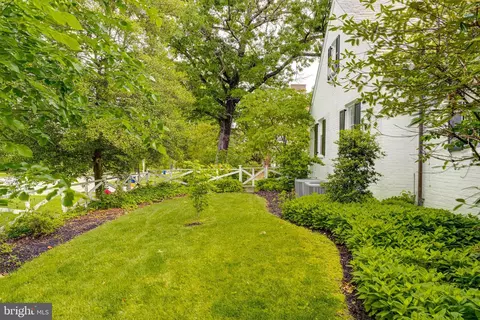 Exterior - 101 E Highfield Rd, Baltimore, MD 21218 photo 15 of 18