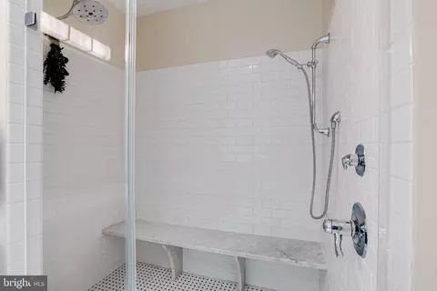 Bath - 101 E Highfield Rd, Baltimore, MD 21218 photo 3 of 9