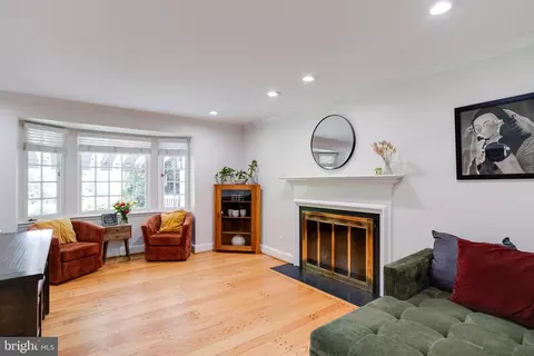 Living - 101 E Highfield Rd, Baltimore, MD 21218 photo 2 of 3