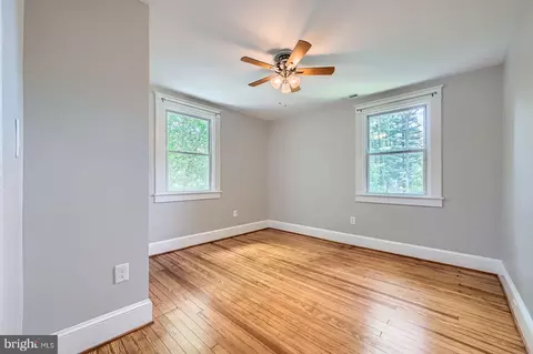 Bedroom - 818 Glen Allen Dr, Baltimore, MD 21229 photo 4 of 6