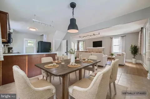 Dining - 818 Glen Allen Dr, Baltimore, MD 21229 photo 1 of 1