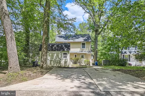 Exterior - 818 Glen Allen Dr, Baltimore, MD 21229 photo 4 of 7