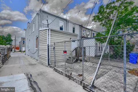 2213 E Madison St, Baltimore, MD 21205 photo 3