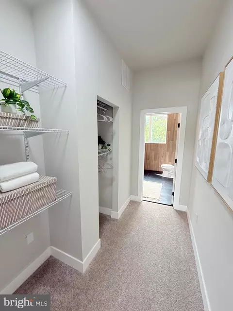 Entry Way - 2112 Llewelyn Ave, Baltimore, MD 21213 photo 15 of 18