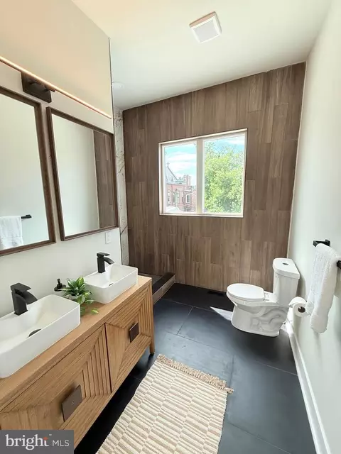 Bath - 2112 Llewelyn Ave, Baltimore, MD 21213 photo 5 of 7