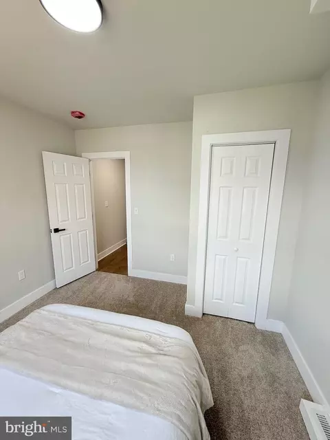 Bedroom - 2112 Llewelyn Ave, Baltimore, MD 21213 photo 2 of 5