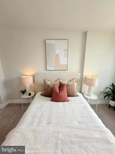 Bedroom - 2112 Llewelyn Ave, Baltimore, MD 21213 photo 5 of 5