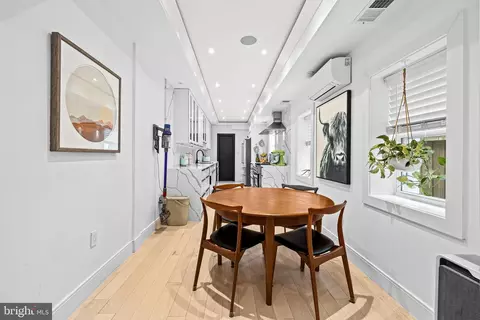 Entry Way - 1752 Bank St, Baltimore, MD 21231 photo 2 of 4