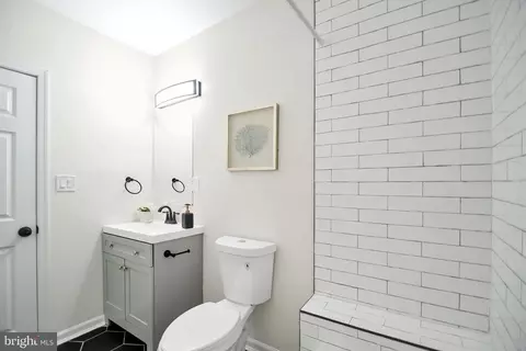 Bath - 4221 White Ave, Baltimore, MD 21206 photo 3 of 13