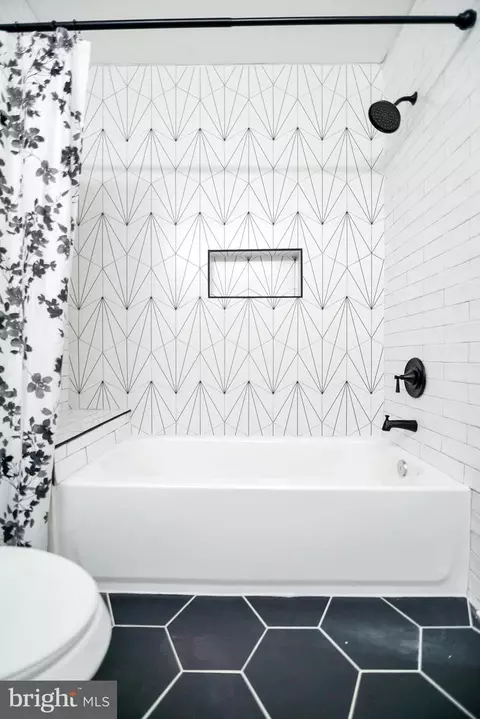 Bath - 4221 White Ave, Baltimore, MD 21206 photo 4 of 13