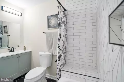 Bath - 4221 White Ave, Baltimore, MD 21206 photo 6 of 13