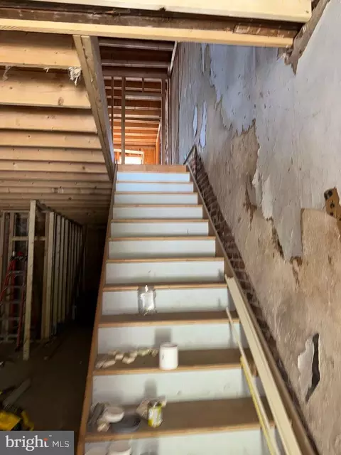 Entry Way - 2324 E Madison St, Baltimore, MD 21205 photo 3 of 12