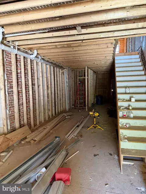 Entry Way - 2324 E Madison St, Baltimore, MD 21205 photo 6 of 12