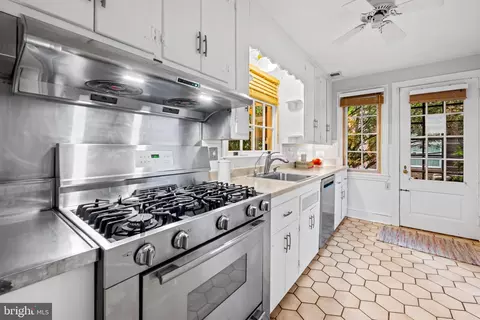 320 Tunbridge Rd, Baltimore, MD 21212 photo 15
