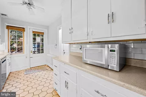 320 Tunbridge Rd, Baltimore, MD 21212 photo 18