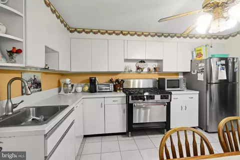 915 Stiles St, Baltimore, MD 21202 photo 12