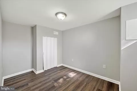 Entry Way - 1076 Tunbridge Rd, Baltimore, MD 21212 photo 4 of 6